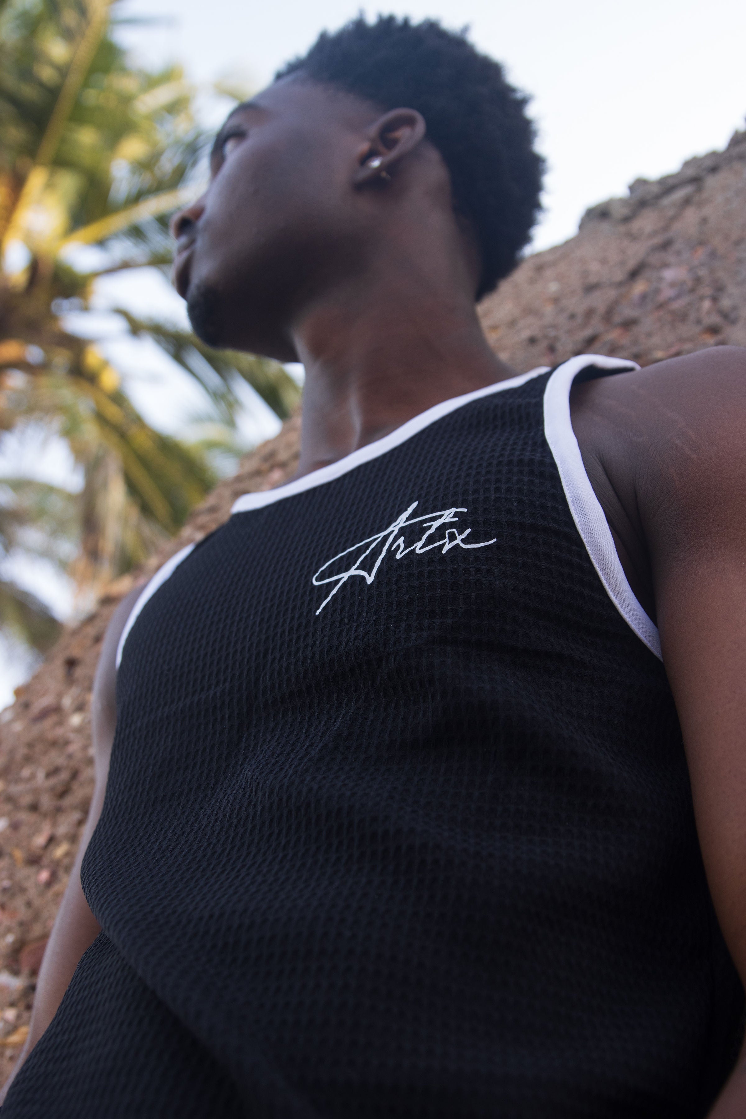 ARETE ESSENTIALS TANK TOP {BLACK}